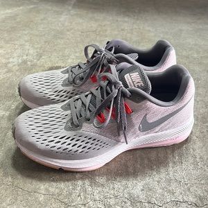 Nike women’s sneaker size 8